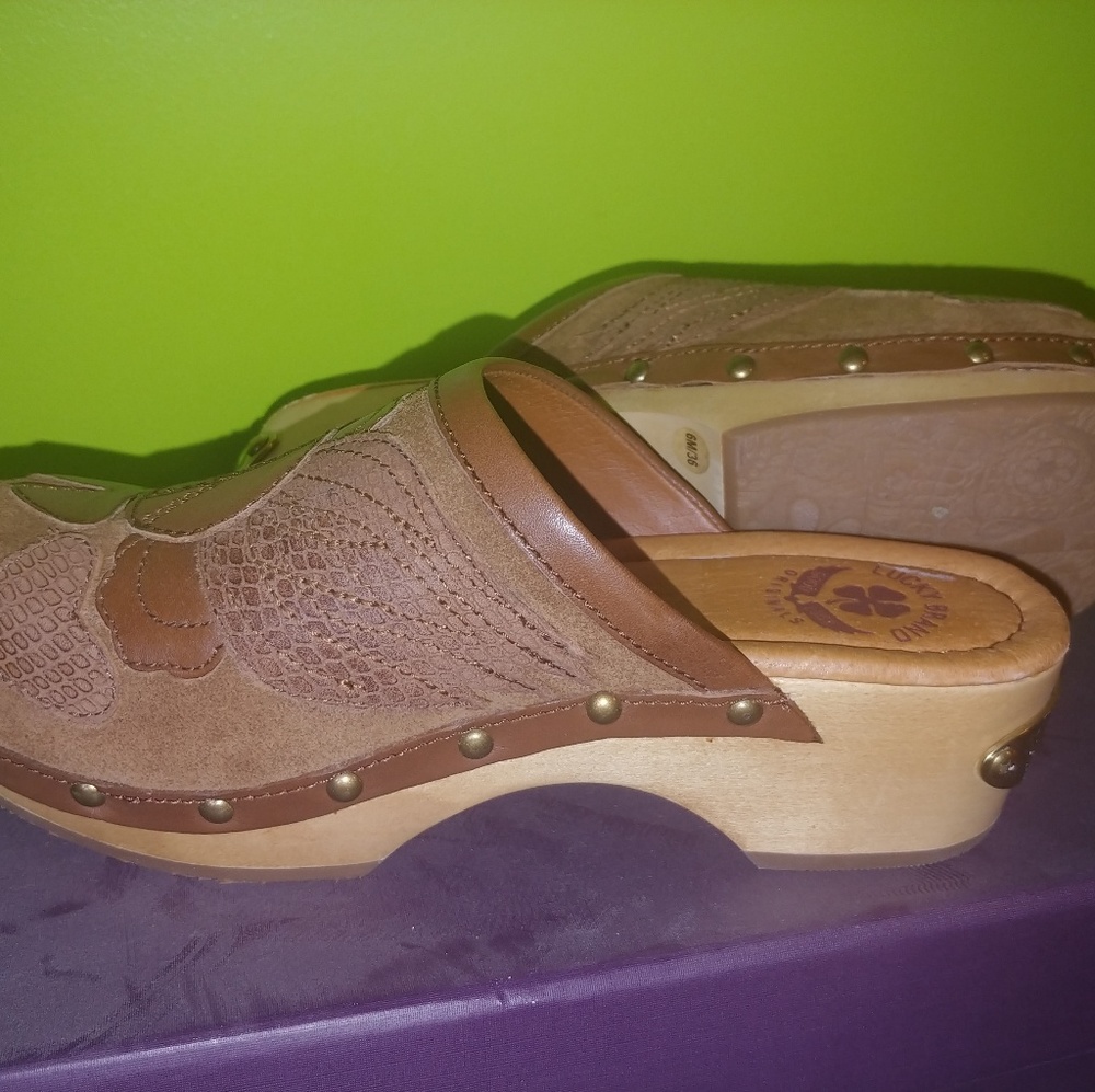 Clogs - image 1